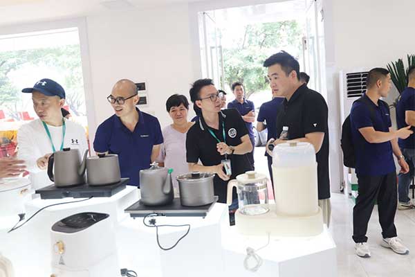 康寶一口氣推出十款“集成浴室柜”，構建全場景健康生態鏈